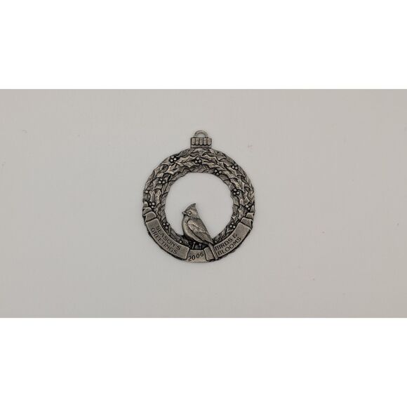 2006 Birds And Bloom Season's Greeting Cardinal Wreath Pewter Christmas Ornament - Picture 1 of 2